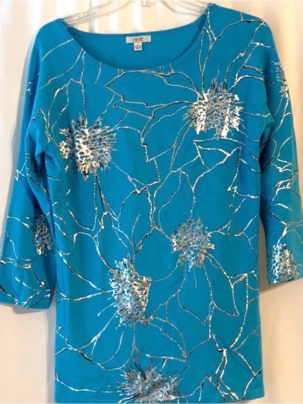 Cache’ Ladies Size Large Blue Silver Quarter Sleeve Spandex Blend Sweater Shirt
